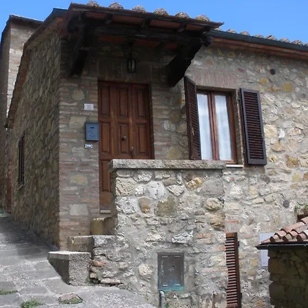 Casa Aldobrandesca
