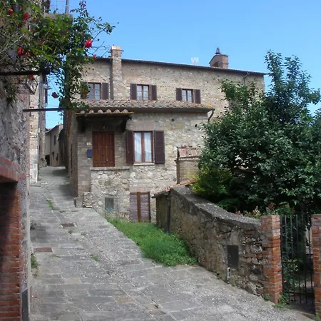 Casa Aldobrandesca *