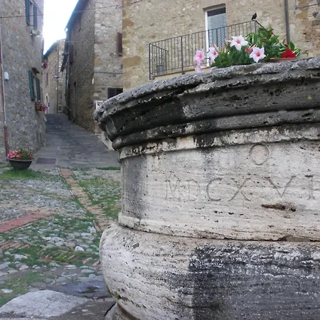 Casa Aldobrandesca *