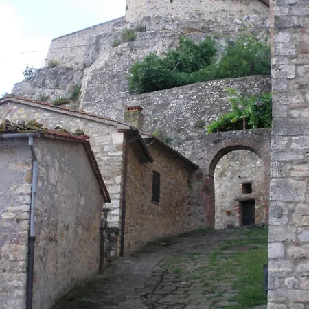 Casa Aldobrandesca